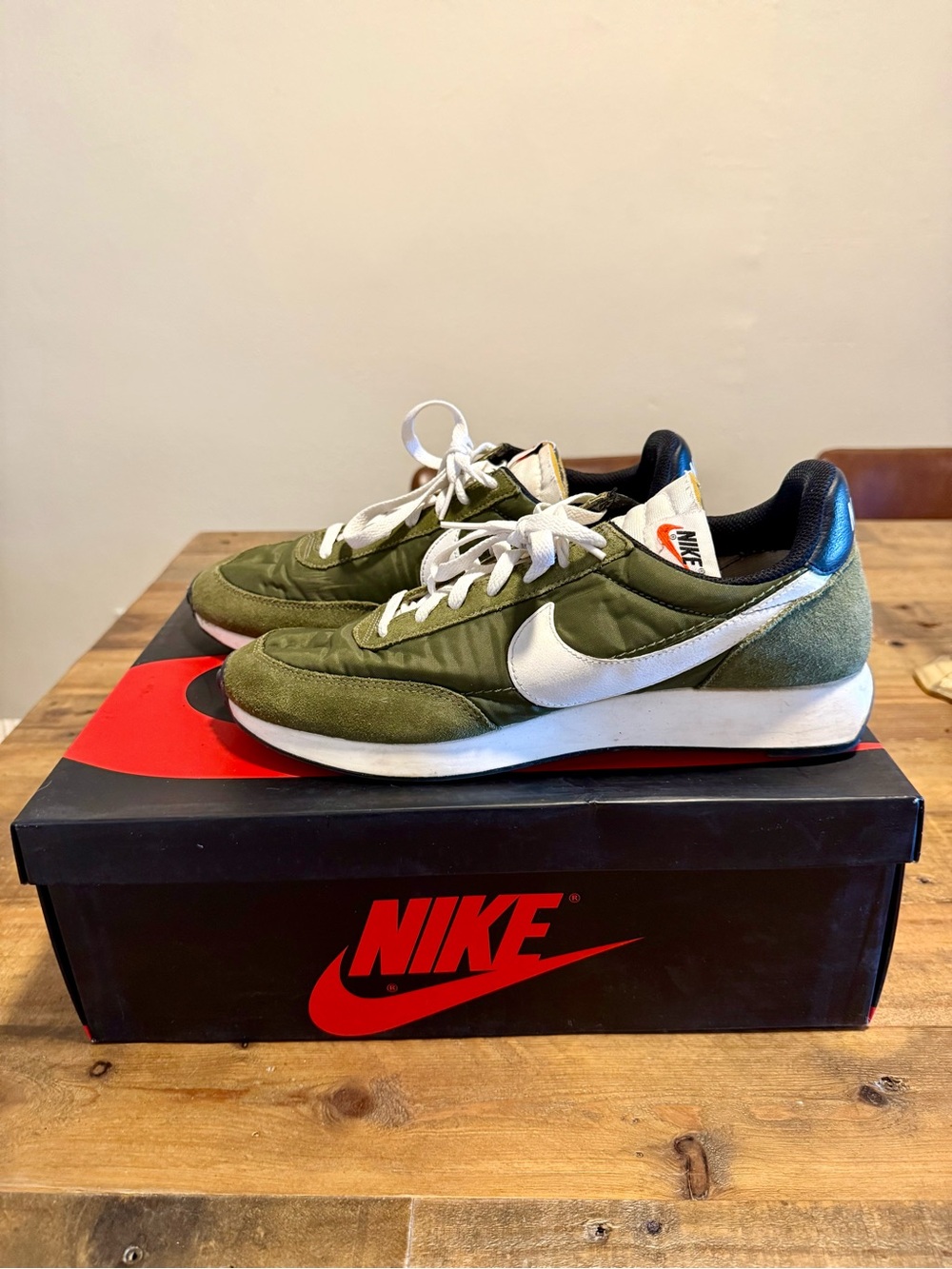 Nike Tailwind 79 Olive Green, Size 10